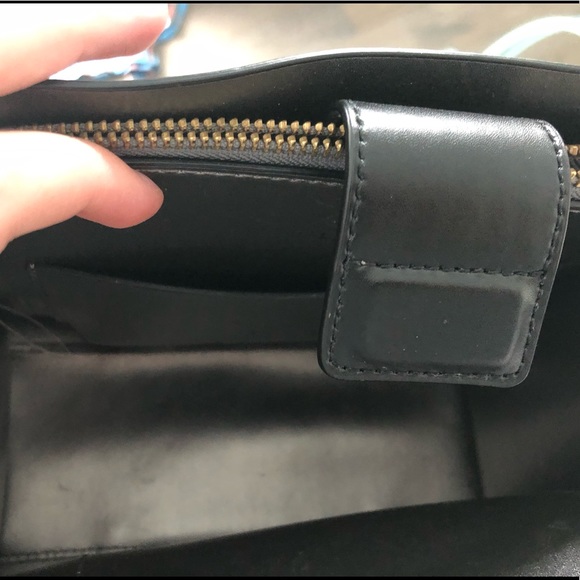 Black Kate spade purse - Picture 4 of 8